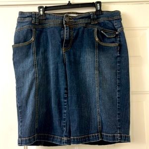 Venezia Denim Shorts Dark Wash Plus 18 Button Fly Snap Back Pockets Knee Length